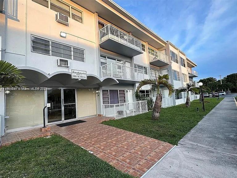 Photo - 16801 NE 14th Ave-202-202