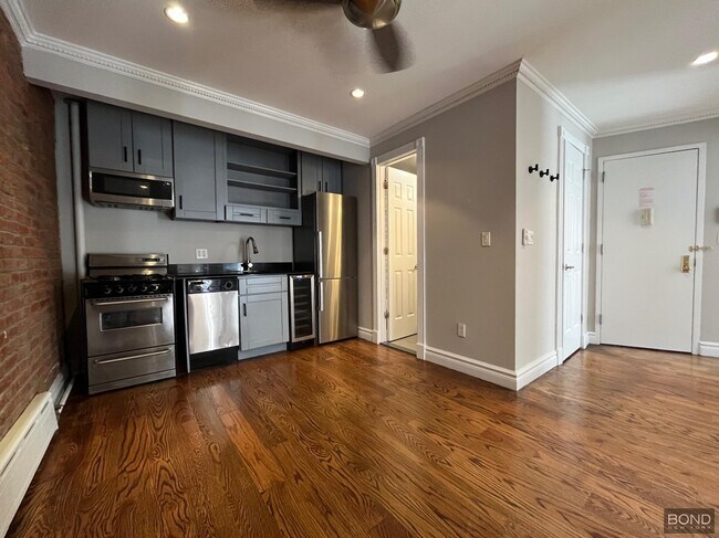 Foto del edificio - 424 E 9th St