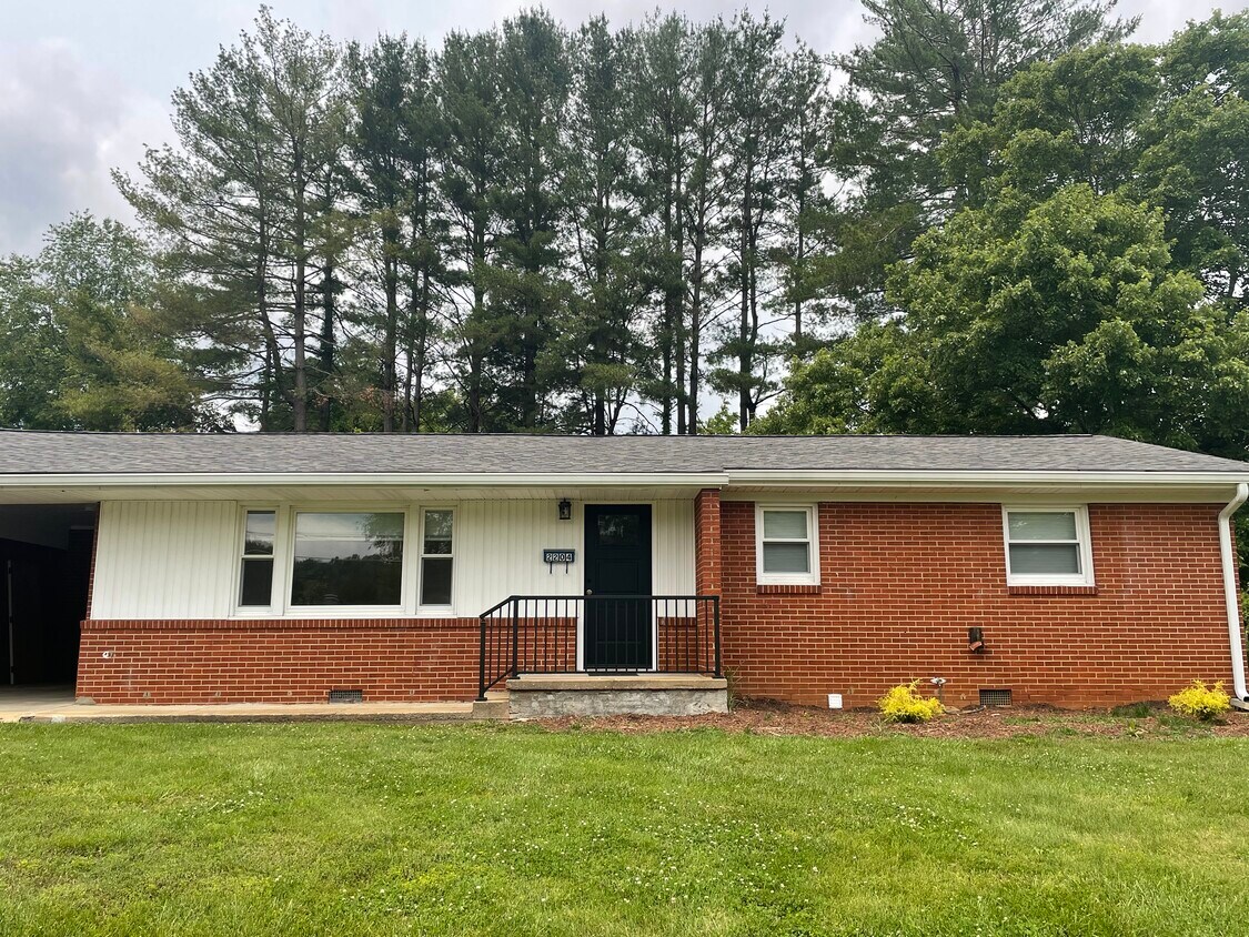 Foto principal - 2204 Wyndale Rd