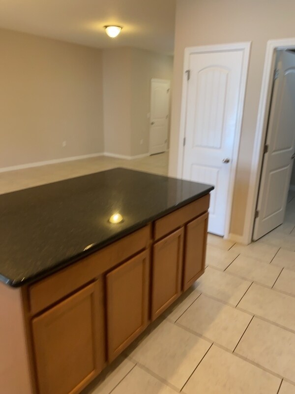 Building Photo - 1570 Softshell St