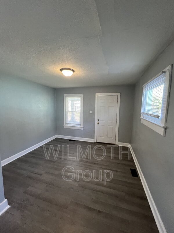 Building Photo - 951 N Ewing St