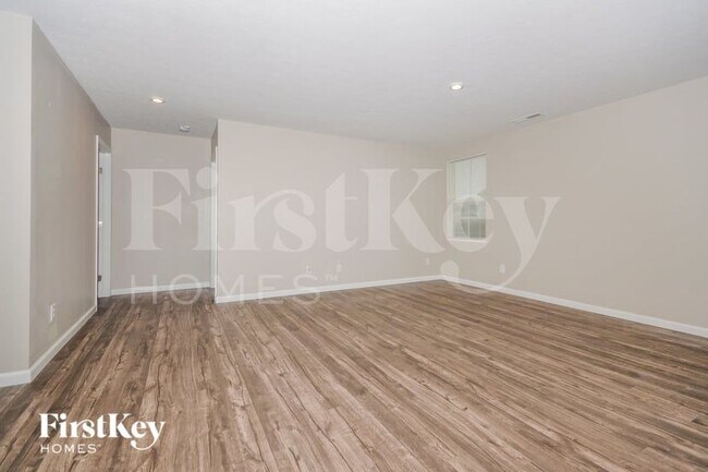 Building Photo - 13851 N Mardenis Dr W