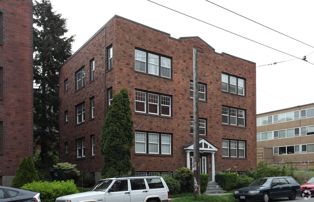 Building Photo - 426 E Bellevue Ave
