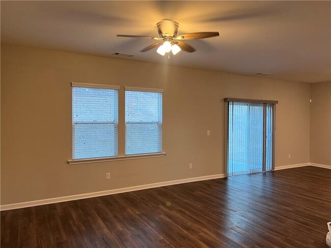 Building Photo - 2008 Nuthatch Dr