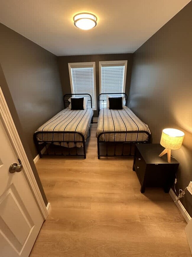 Foto del edificio - 301 Portsmouth Ave