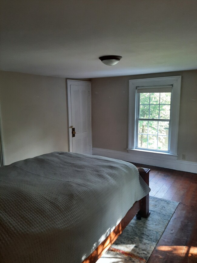 Bedroom - 1767 Farmington Ave