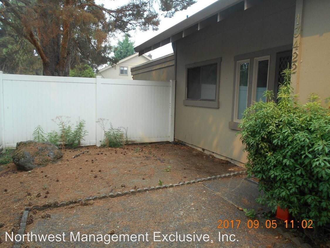 Primary Photo - 13422 SE McGillivray Blvd