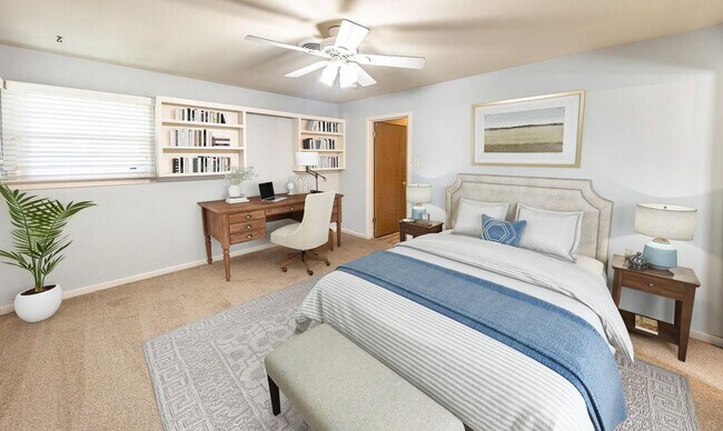 Building Photo - Charming 3/2/2 with 2 Living Areas
