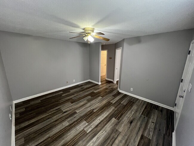 Foto del edificio - 204 B  Arkansas Ave Oak Grove KY 42262