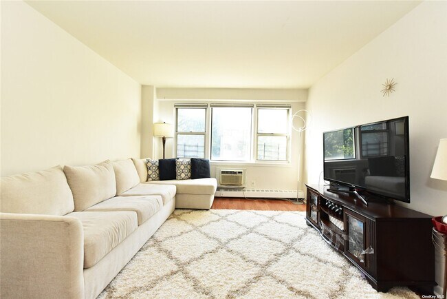 Foto del edificio - 172-70 Highland Ave