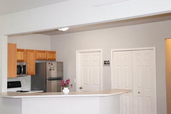Building Photo - 13140 Canopy Dr