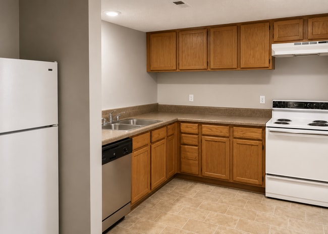 Building Photo - Roanoke Court Apartments