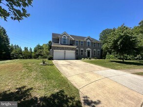 Building Photo - 7045 Sand Cherry Way