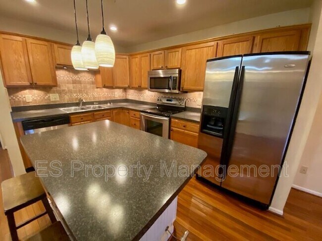 Building Photo - 6141 Wildcat Dr