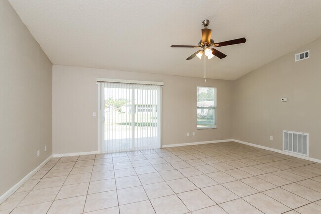 Foto del edificio - 1095 Heath Ave NW