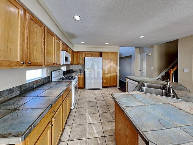 Building Photo - 4892 Waldenwood Dr