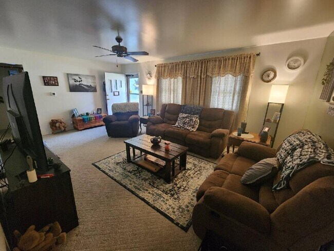 Foto del edificio - Coming Soon - Nice 2 bedroom 1 1/2 bathroo...