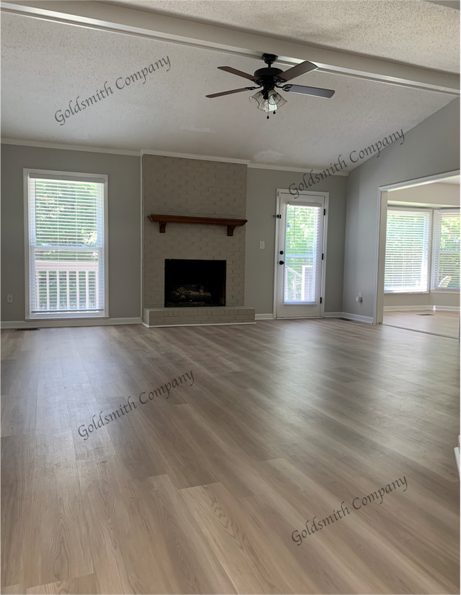Building Photo - 206 Burwood Drive