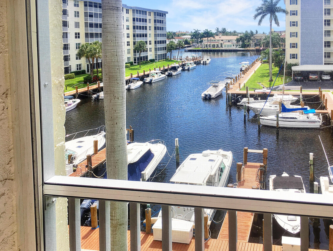 Primary Photo - 1 Harbourside Dr