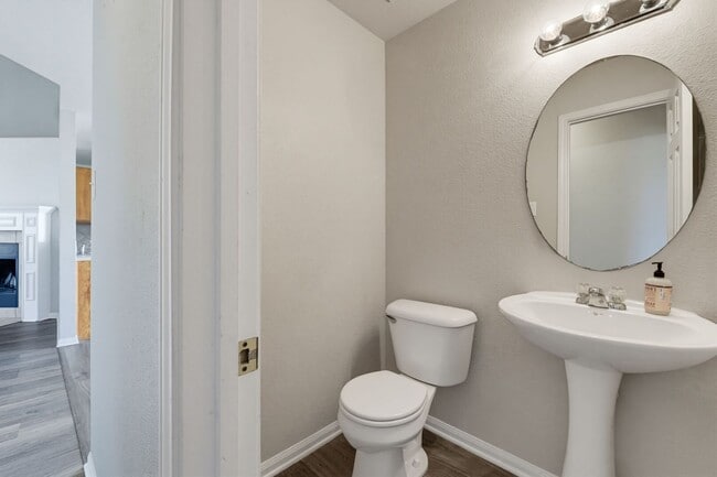Building Photo - 5518 Orts Dr