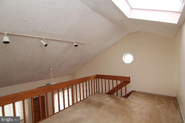 Building Photo - 26 Chatham Ct