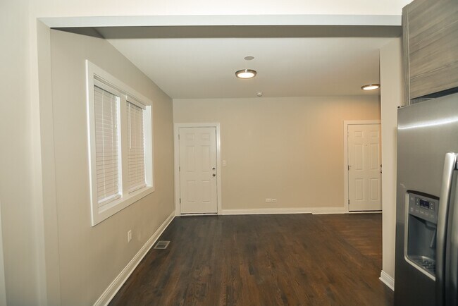 Building Photo - 2230 N Sawyer