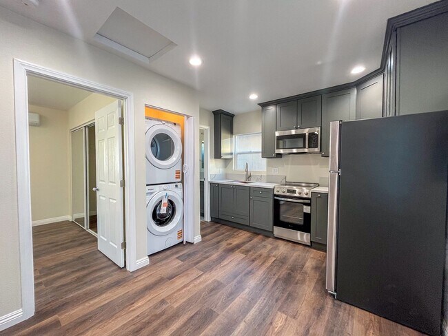 Foto del edificio - 3733-3735 W 182nd St. Torrance, CA 90504