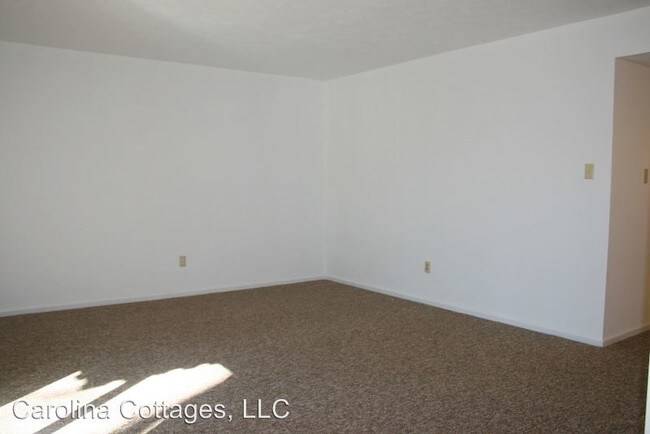Building Photo - 412 6th Ave W