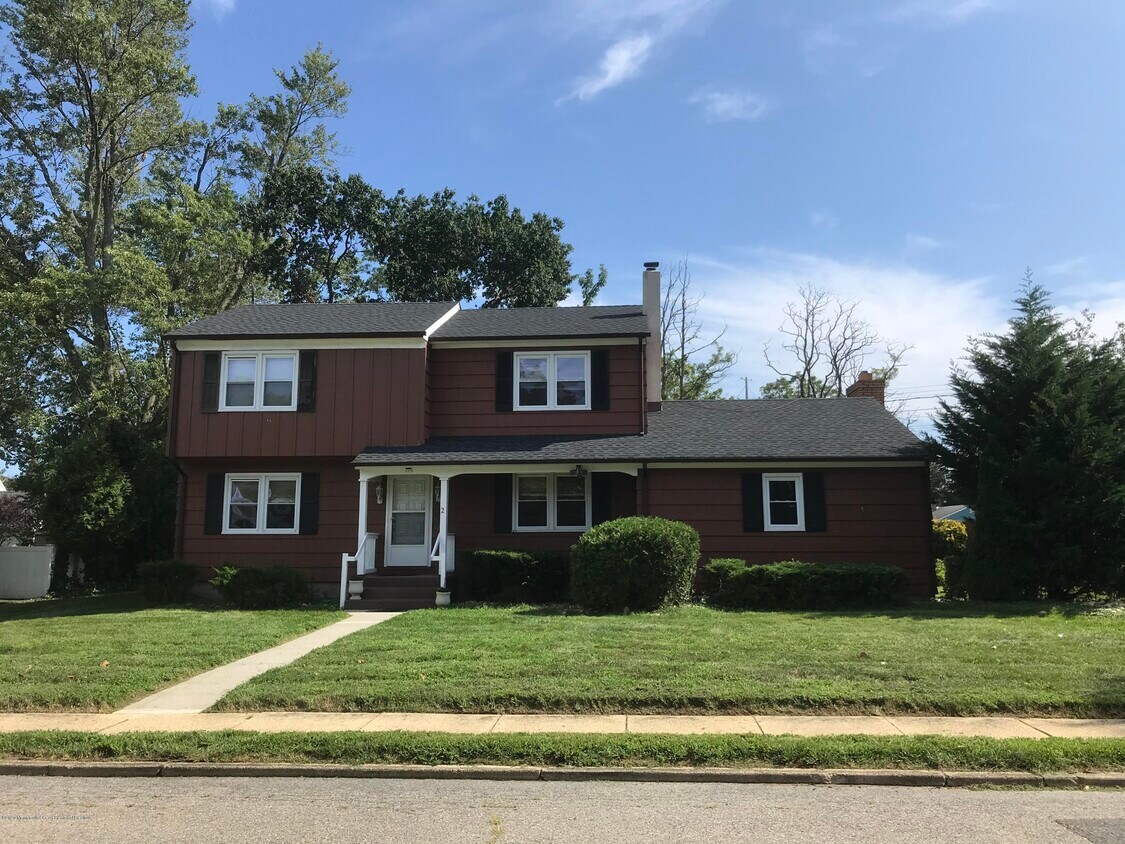 Primary Photo - 2 Rutgers Terrace