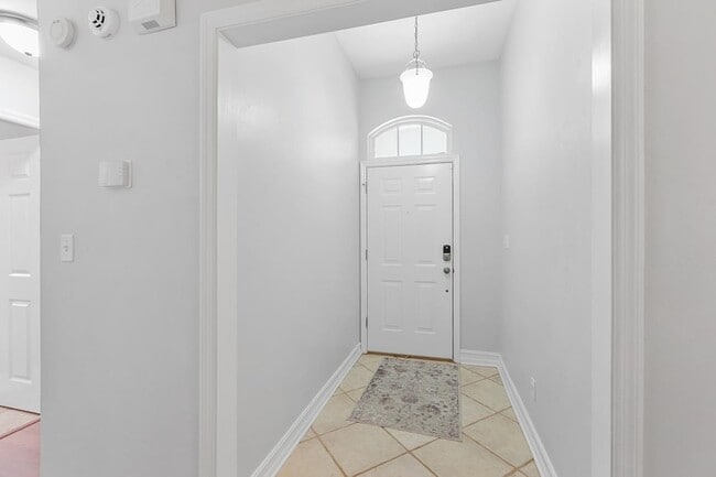 Building Photo - 2521 Heathrow Dr