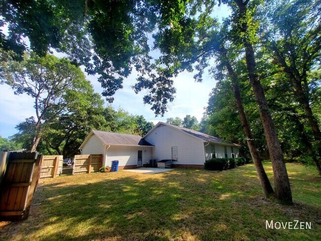 Foto del edificio - 6902 Persimmon Pl