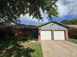 Building Photo - 4717 Creekwood Dr