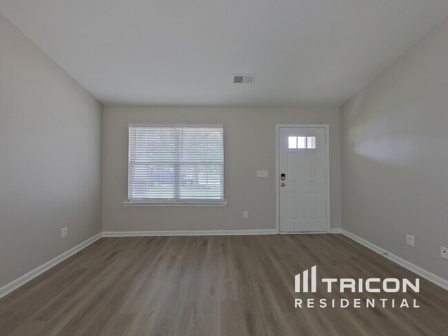 Foto del edificio - 158 Bonhomme Cir