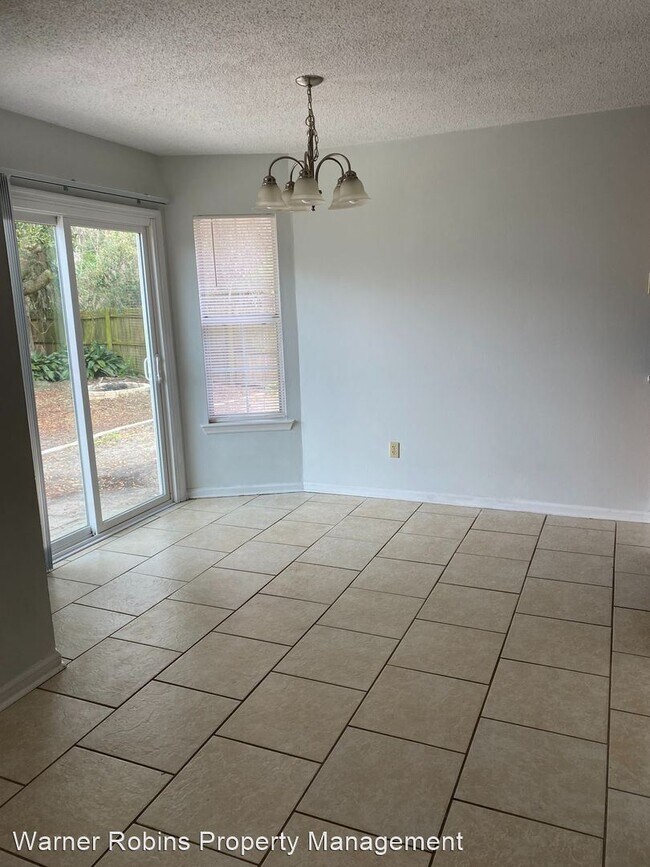 Building Photo - 4 br, 2 bath House - 126 Ash Ct