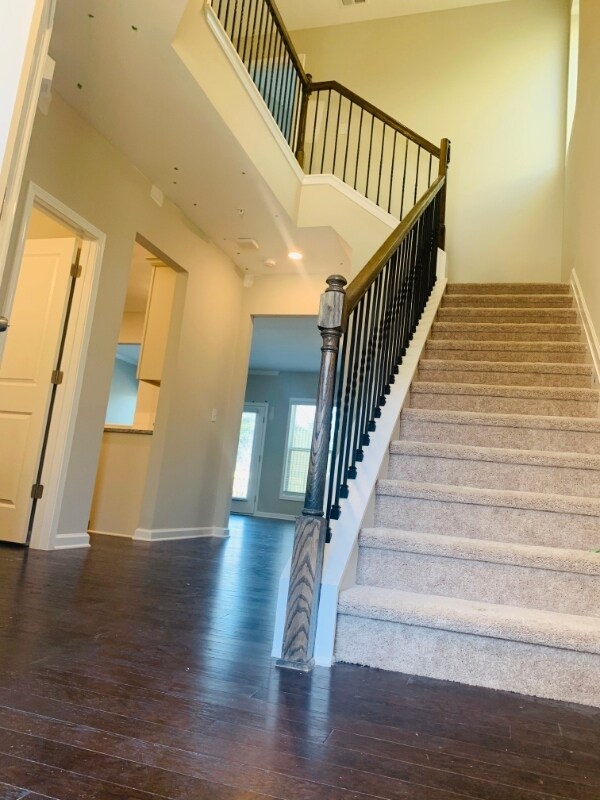 Foto del edificio - 1309 Elderwood Way