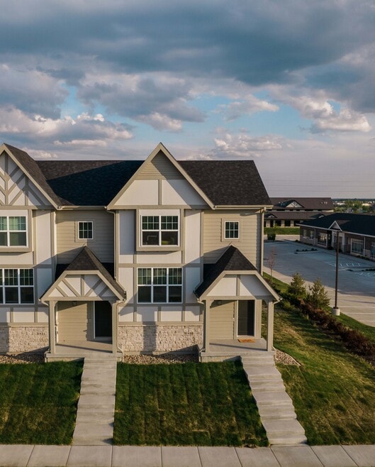 Building Photo - Chalet at Prairie Trail Townhomes