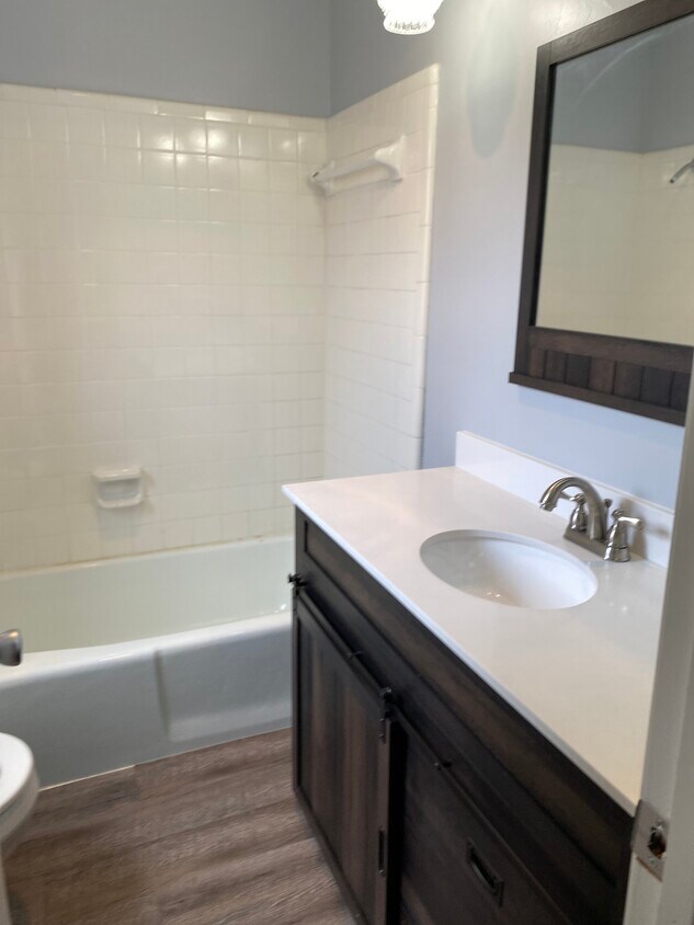 Foto principal - 301 Starbright Dr