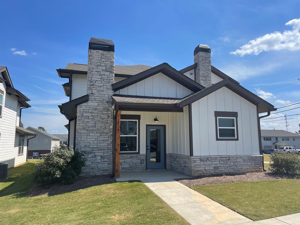 Foto principal - 536 E Elm St