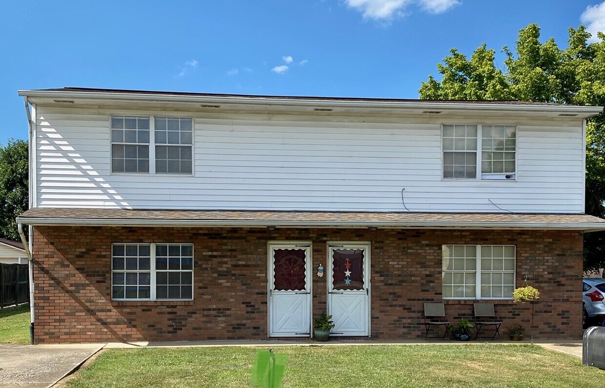 203 Linden Ave, South Point, OH 45680 Townhouse for Rent in South