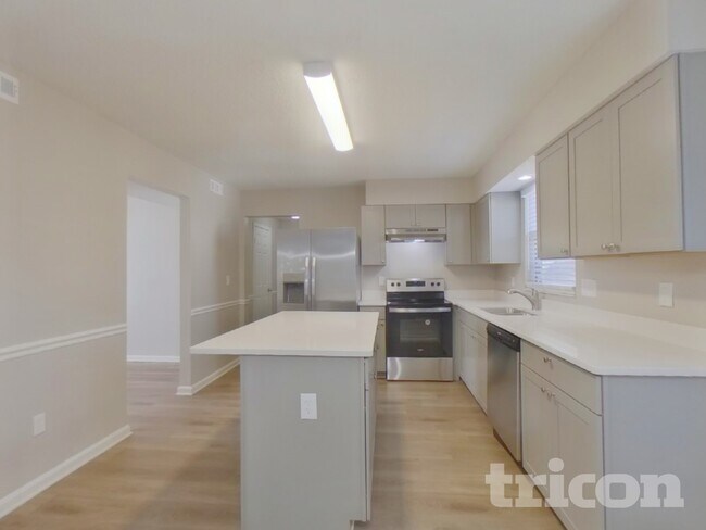 Foto del edificio - 509 Glen Ellyn Ct