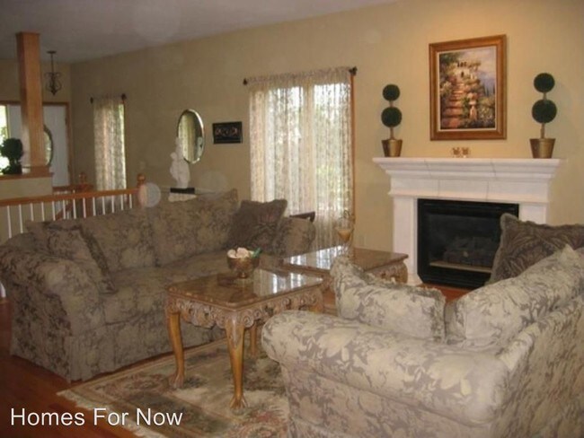 Building Photo - 4 br, 2.5 bath House - 14516 Chateau Lane