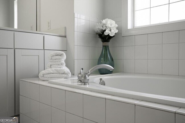 Foto del edificio - 78 Crumley St SE