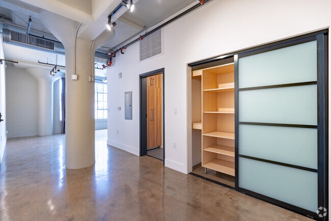 1BR, 1BA - 642SF - Maxfield Lofts