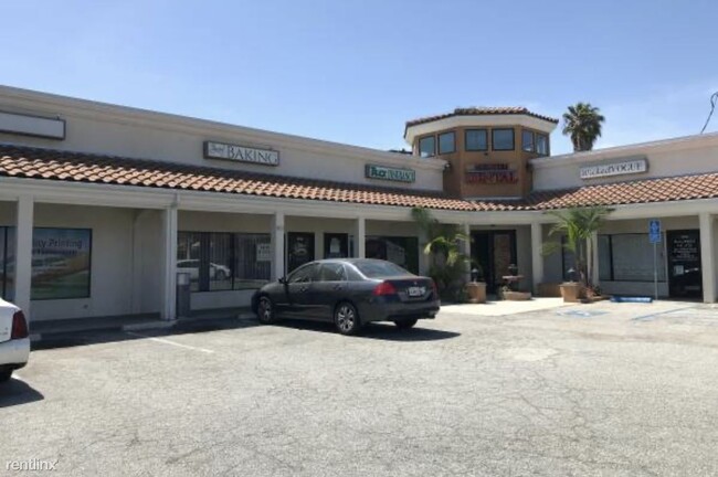 Building Photo - 11855 S Inglewood Ave