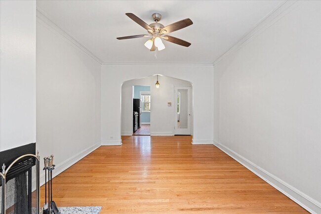 Foto del edificio - 1439 W Elmdale Ave