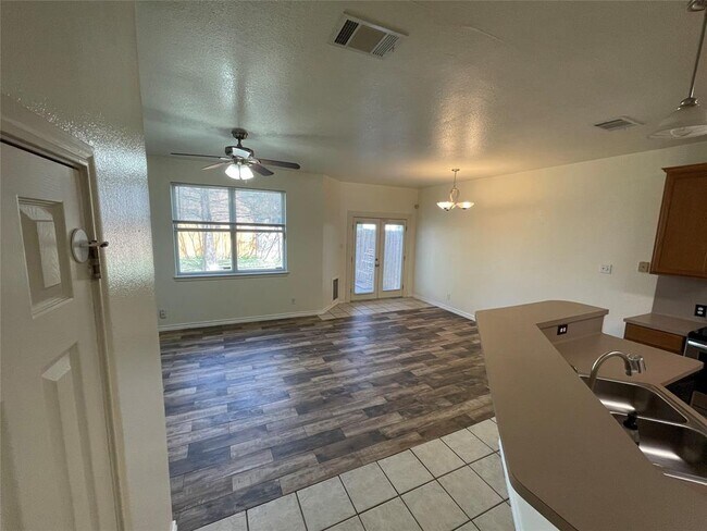 Foto del edificio - 8010 Willet Trail