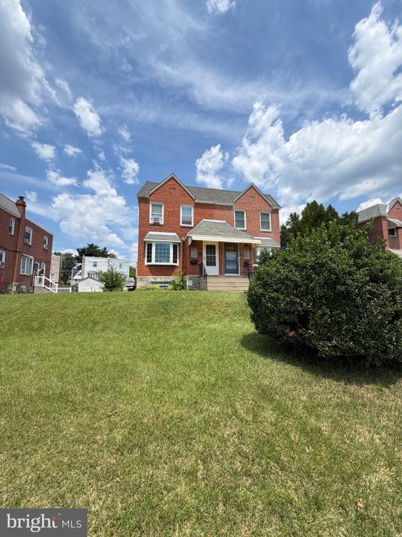 Building Photo - 9944 Ferndale St