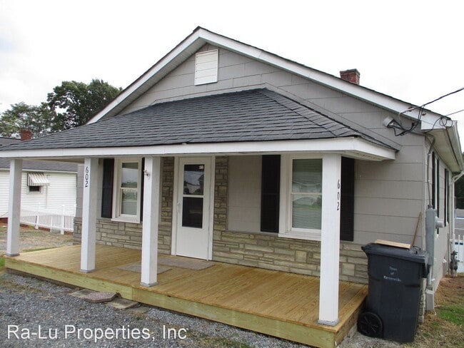 Building Photo - 1 br, 1 bath House - 602 N. Main Street