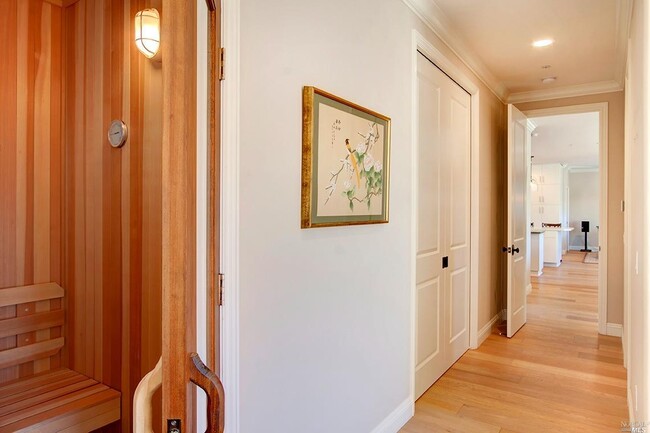 Building Photo - 109 Dahlia St