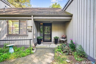 Building Photo - 401 Heritage Vlg